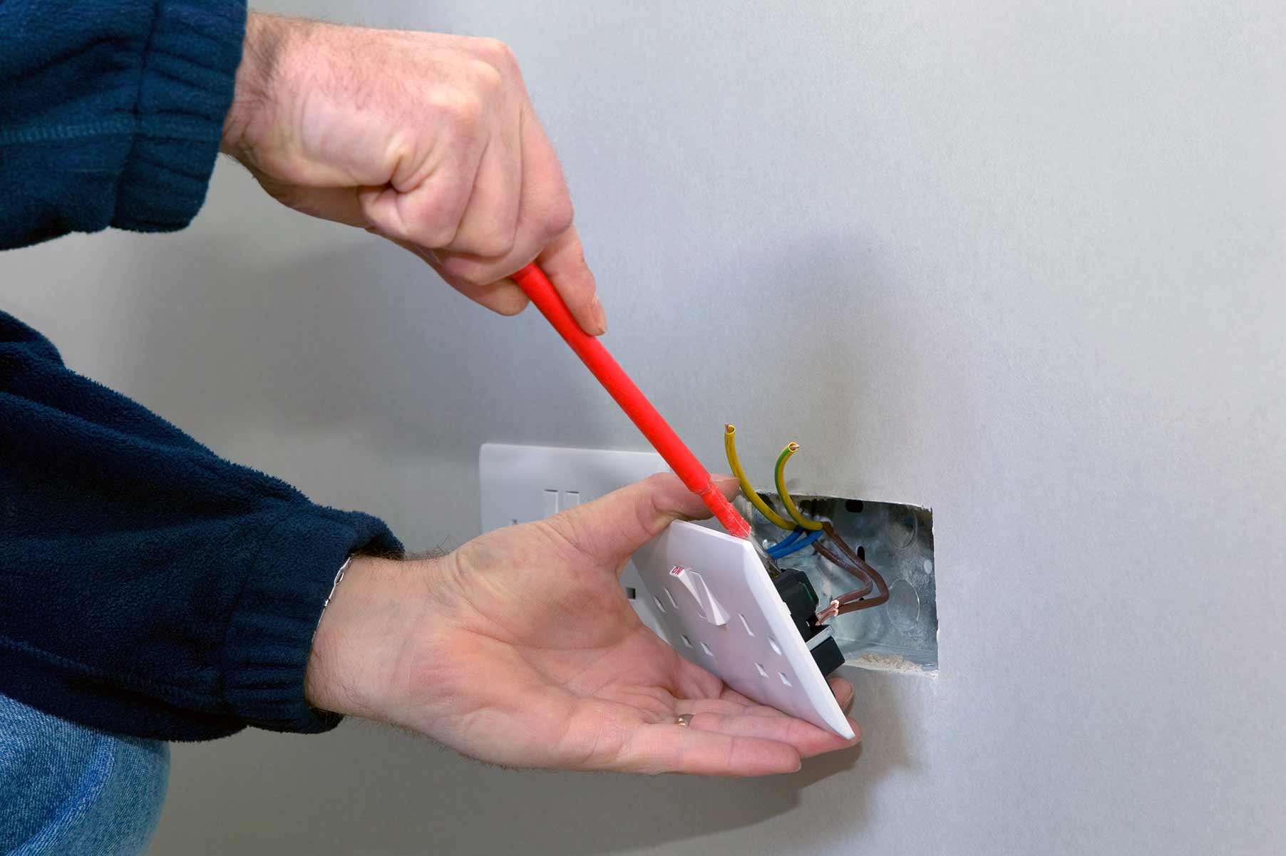 Our electricians can install plug sockets for domestic and commercial proeprties in Ashton Under Lyne and the local area. 